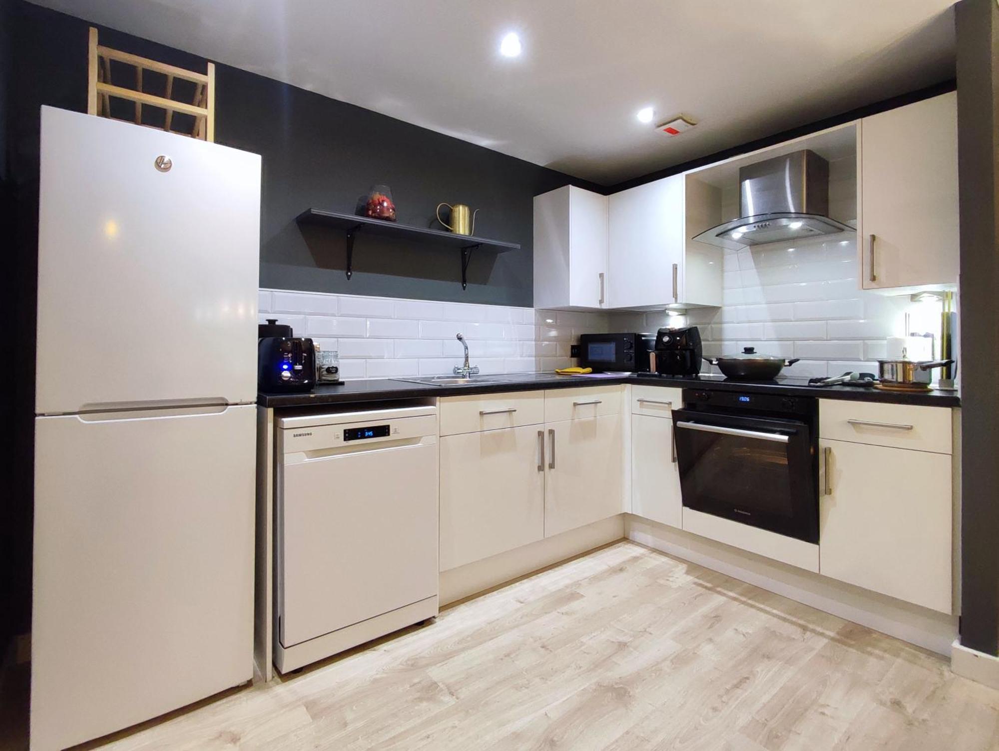 Duplex Apartment In Leeds With King Size Bed - Long Stay Rates Available Exterior photo