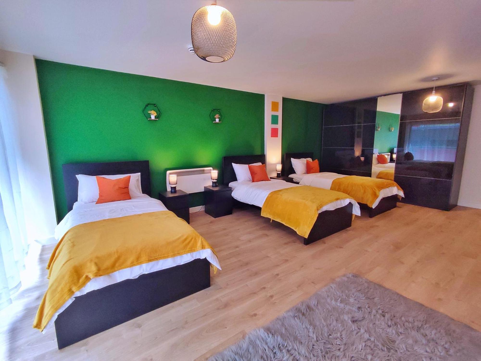 Duplex Apartment In Leeds With King Size Bed - Long Stay Rates Available Exterior photo